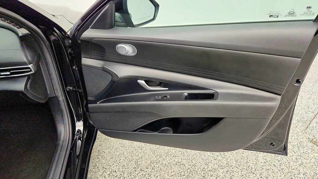 Used 2022 Hyundai Elantra SEL w/ Cargo Package FWD image 23