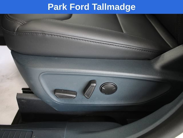 Used 2025 Ford Maverick Lariat w/ Black Appearance Package AWD/4WD image 13