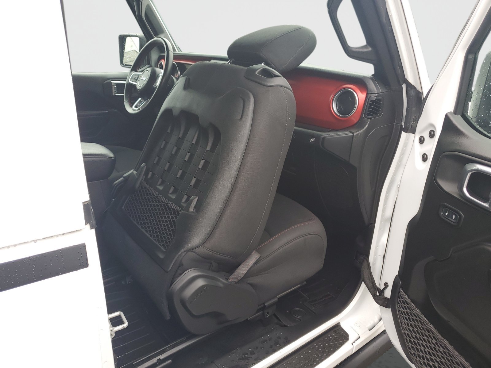 Used 2021 Jeep Wrangler Rubicon AWD/4WD image 13