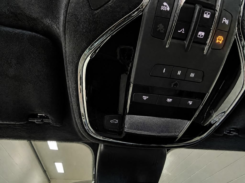 Used 2021 Maserati Quattroporte Trofeo RWD image 8