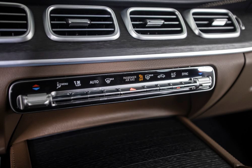 Used 2024 Mercedes-Benz GLS 450 4MATIC image 32