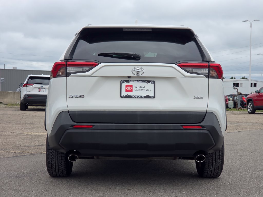Used 2019 Toyota RAV4 XLE w/ Convenience Package FWD image 23