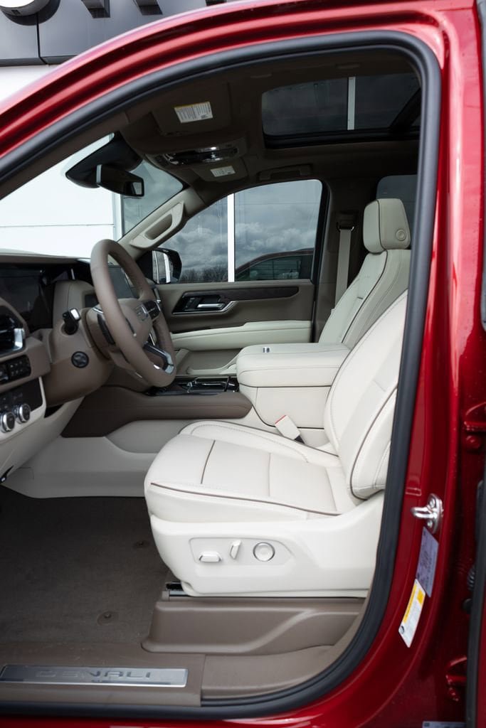 New 2026 GMC Yukon XL Denali w/ Sun & Power Step Package AWD/4WD image 18