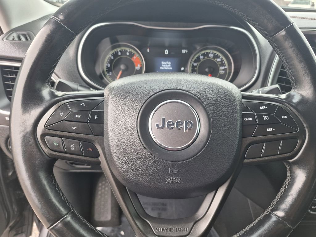 Used 2019 Jeep Cherokee Trailhawk w/ Cold Weather Group image 19