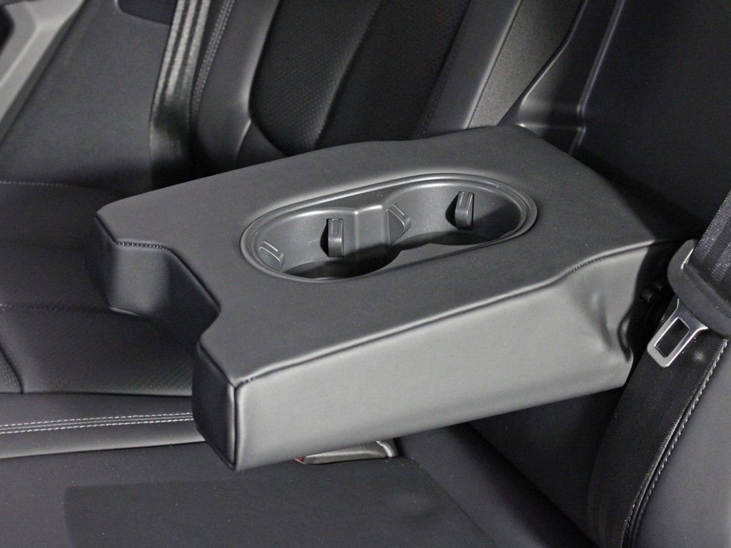 Certified 2025 Porsche Macan image 33