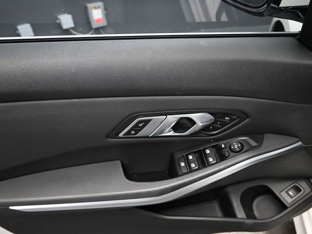 Used 2019 BMW 330i xDrive Sedan w/ Convenience Package image 17