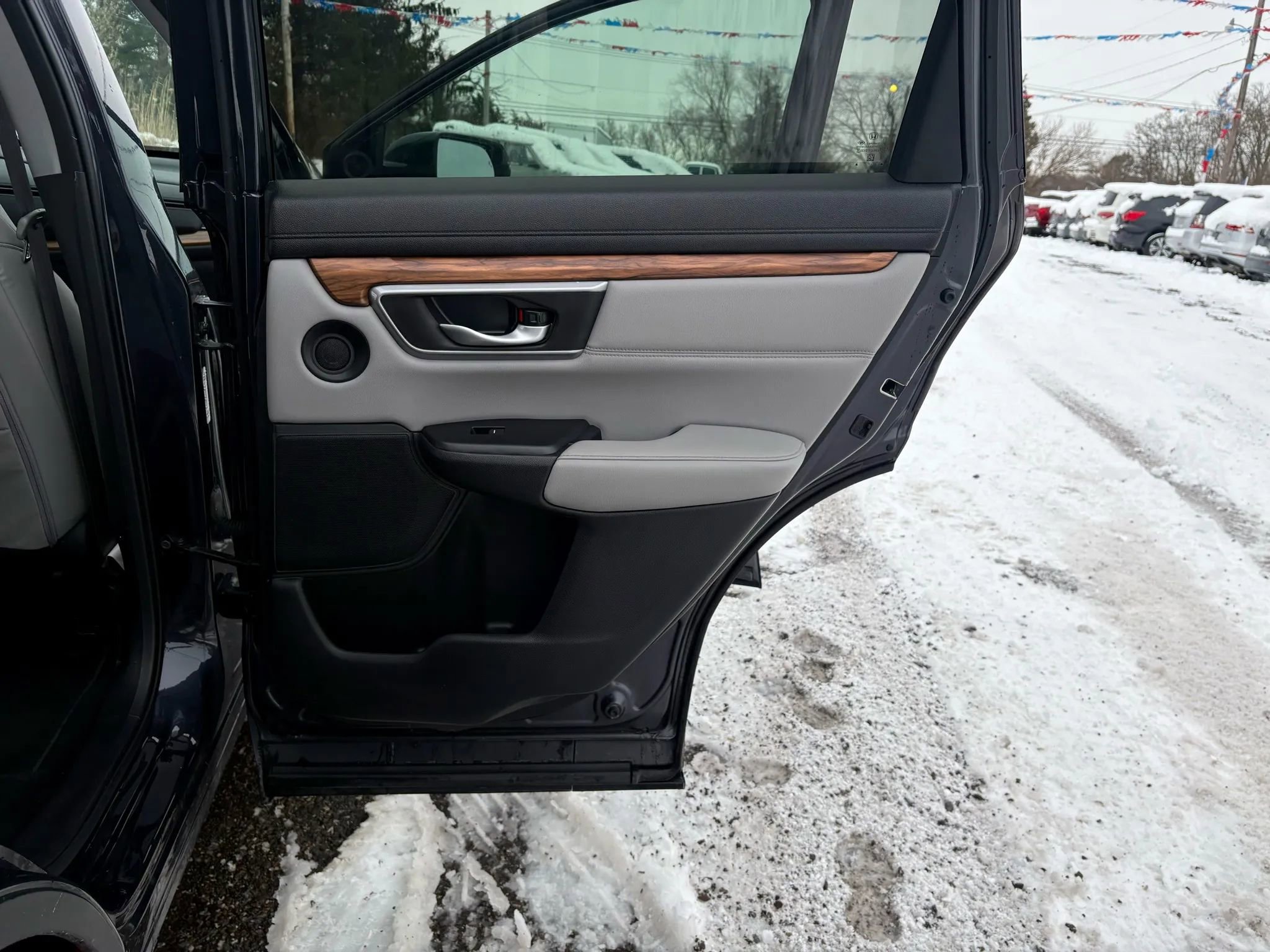 Used 2017 Honda CR-V EX-L image 12