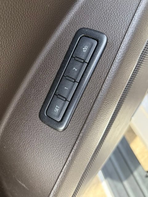 Used 2020 GMC Yukon XL Denali w/ Open Road Package RWD image 30