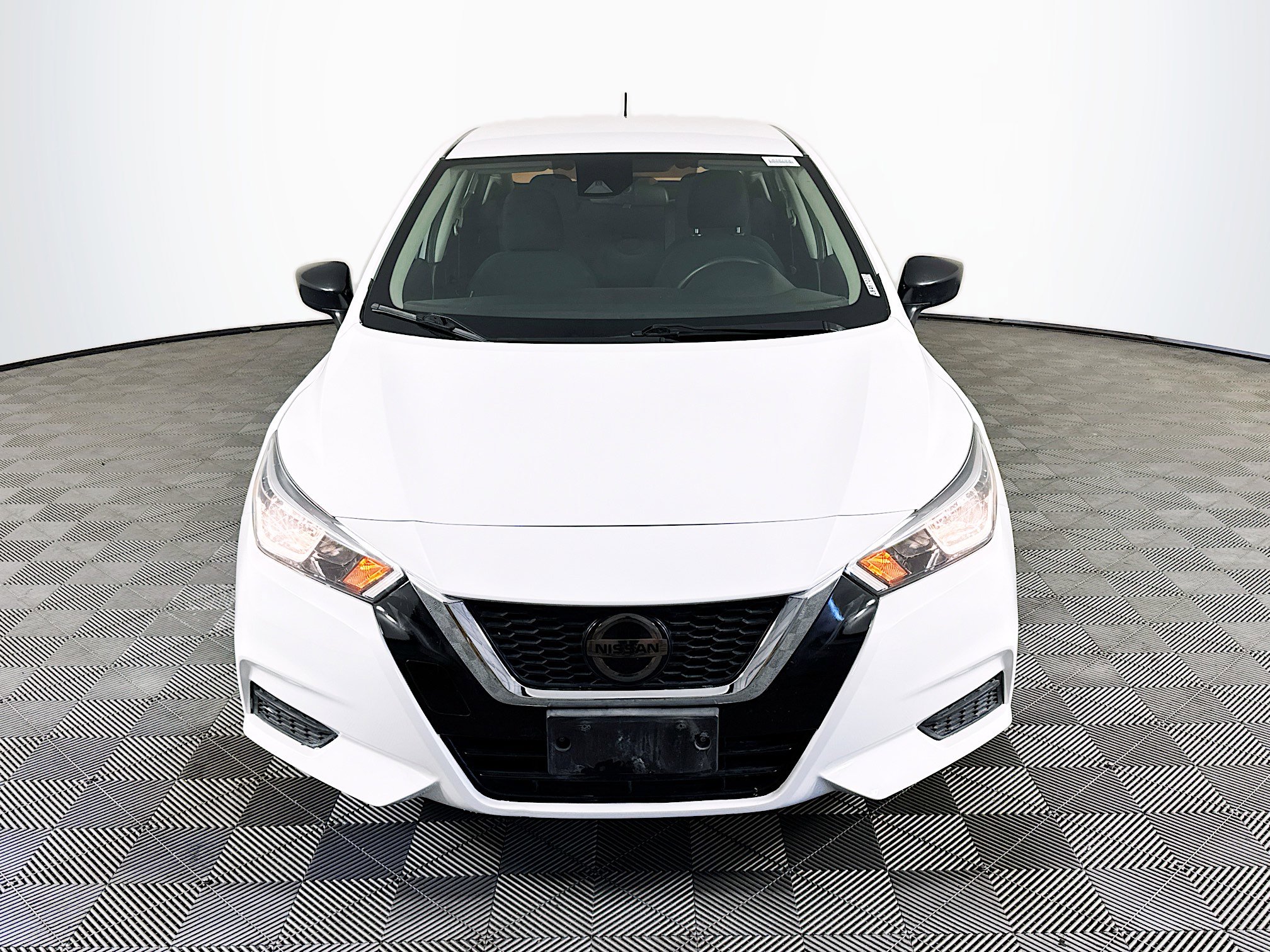 Used 2020 Nissan Versa S FWD image 2