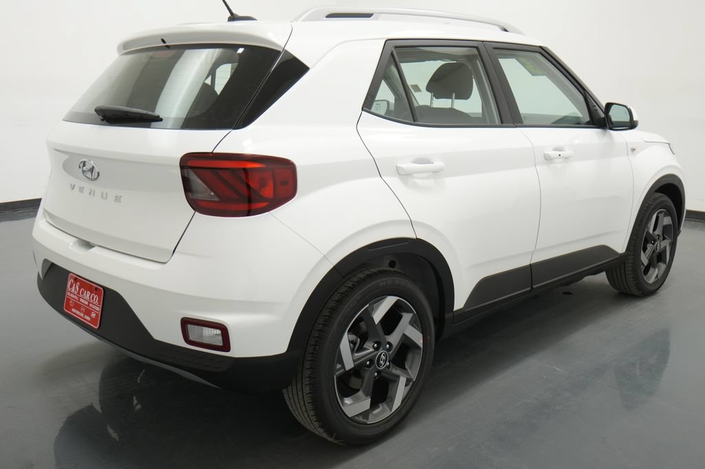 New 2026 Hyundai Venue SEL FWD image 9
