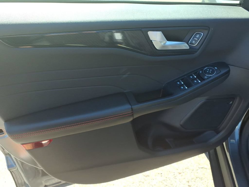 Certified 2024 Ford Escape ST-Line w/ Tech Pack #1 FWD image 14