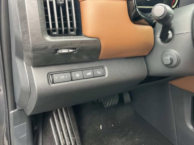 New 2026 Nissan Pathfinder Platinum AWD/4WD image 28