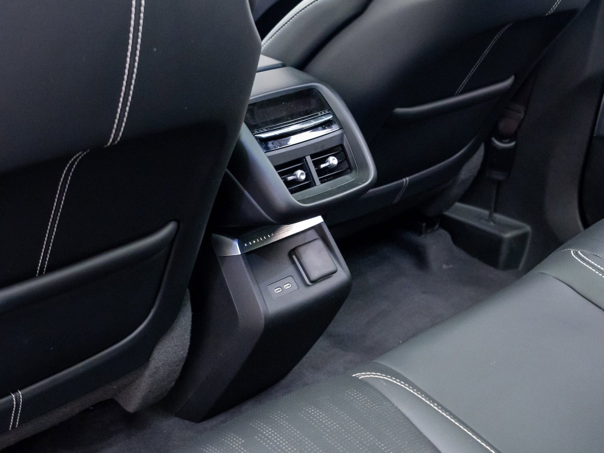 Used 2025 Cadillac Lyriq Luxury w/ LPO, Floor Liner Package image 21