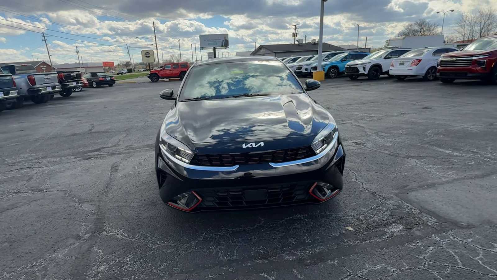Used 2024 Kia Forte GT-Line w/ GT-Line Premium Package FWD image 3