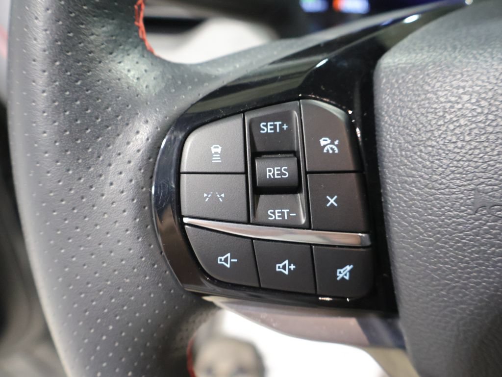 Used 2025 Ford Explorer ST-Line AWD/4WD image 34