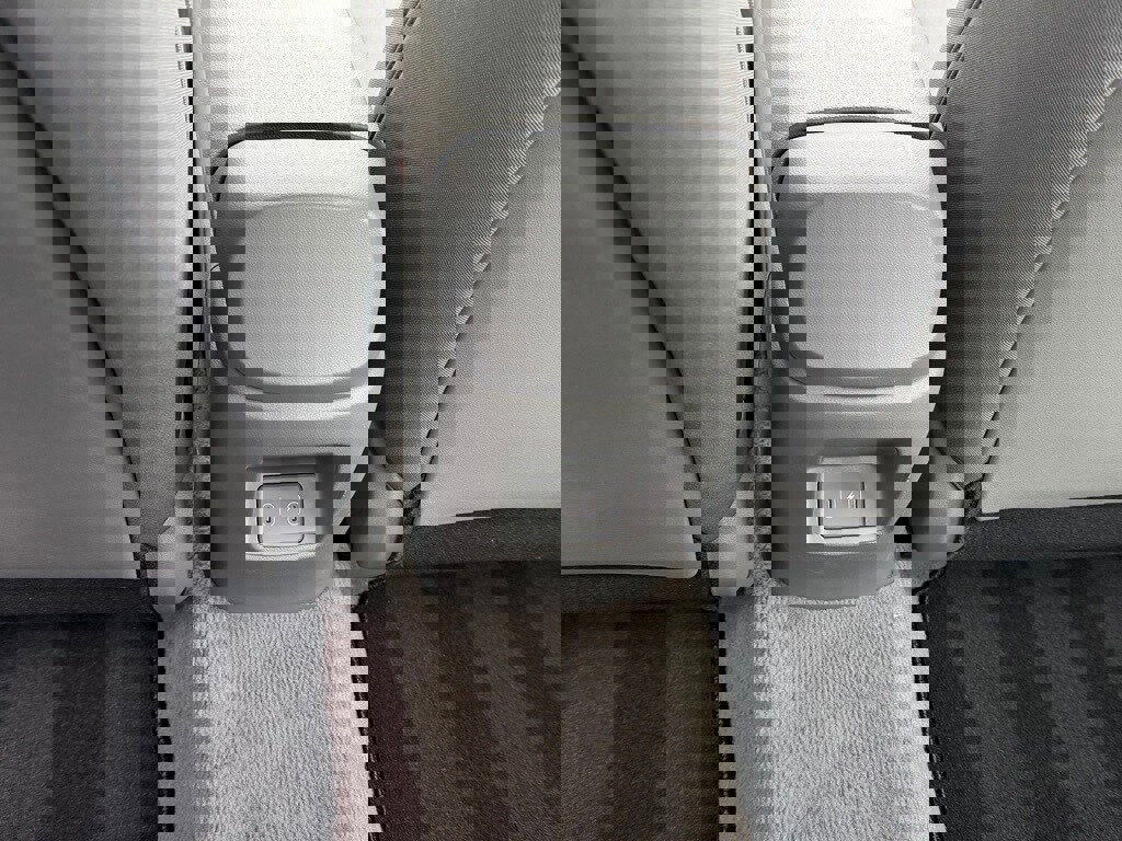 Certified 2025 Hyundai Elantra SE w/ Cargo Package image 9