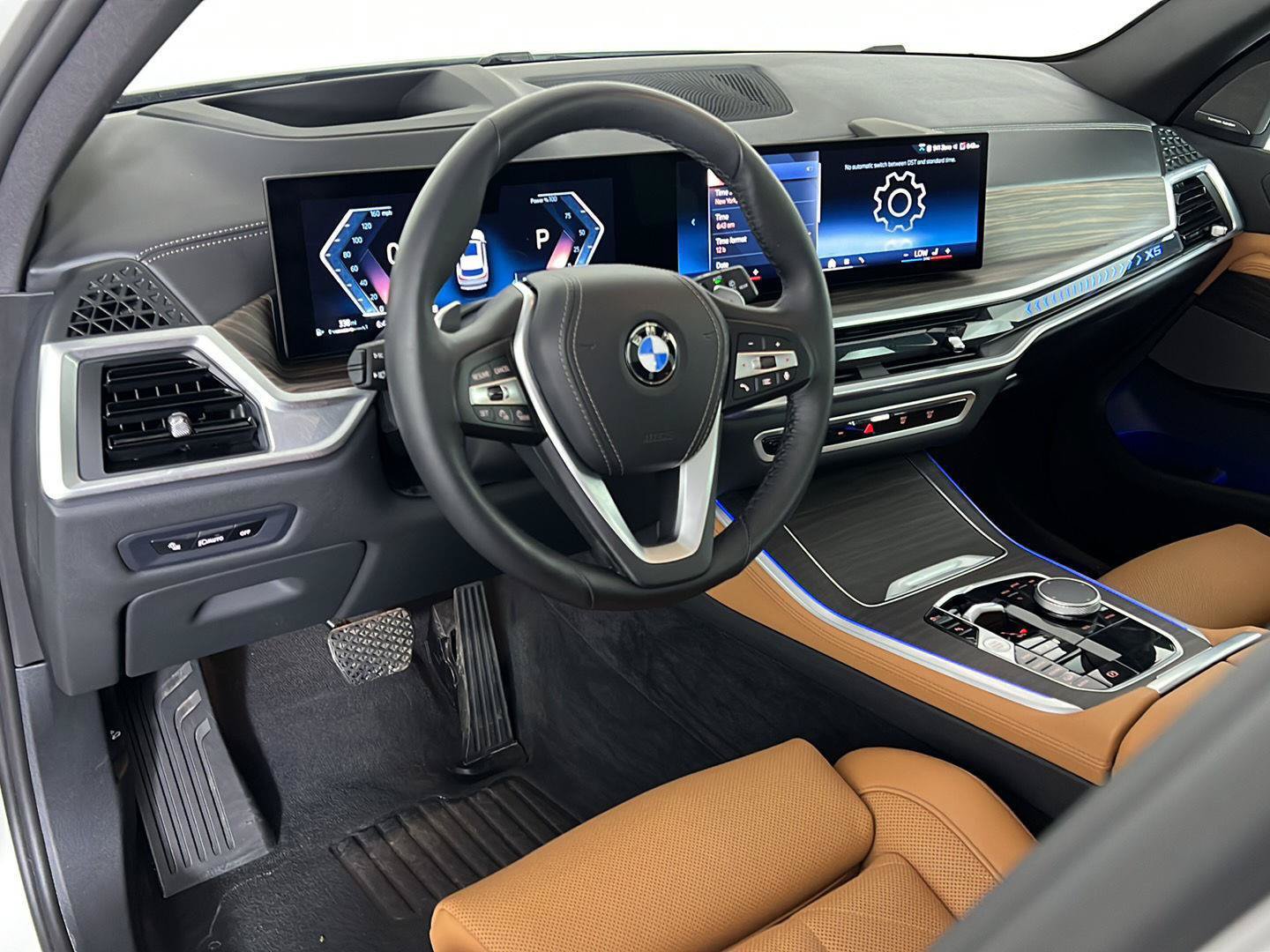 Used 2024 BMW X5 xDrive40i w/ Premium Package AWD/4WD image 2