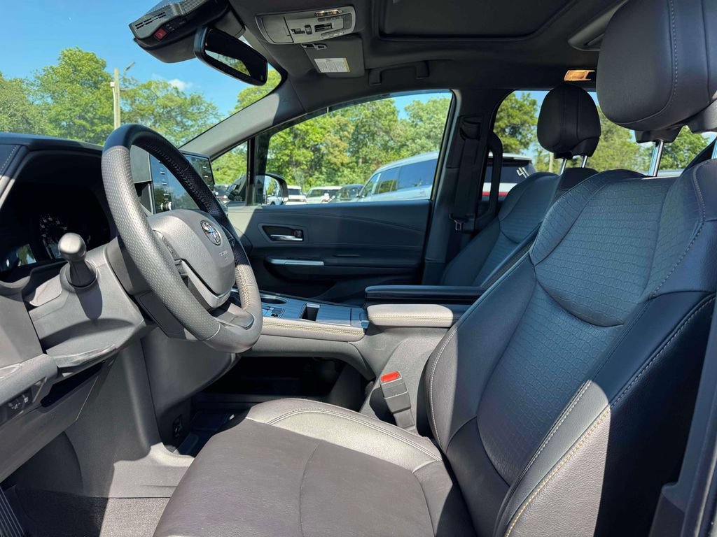 Used 2024 Toyota Sienna XLE Woodland Edition AWD/4WD image 16