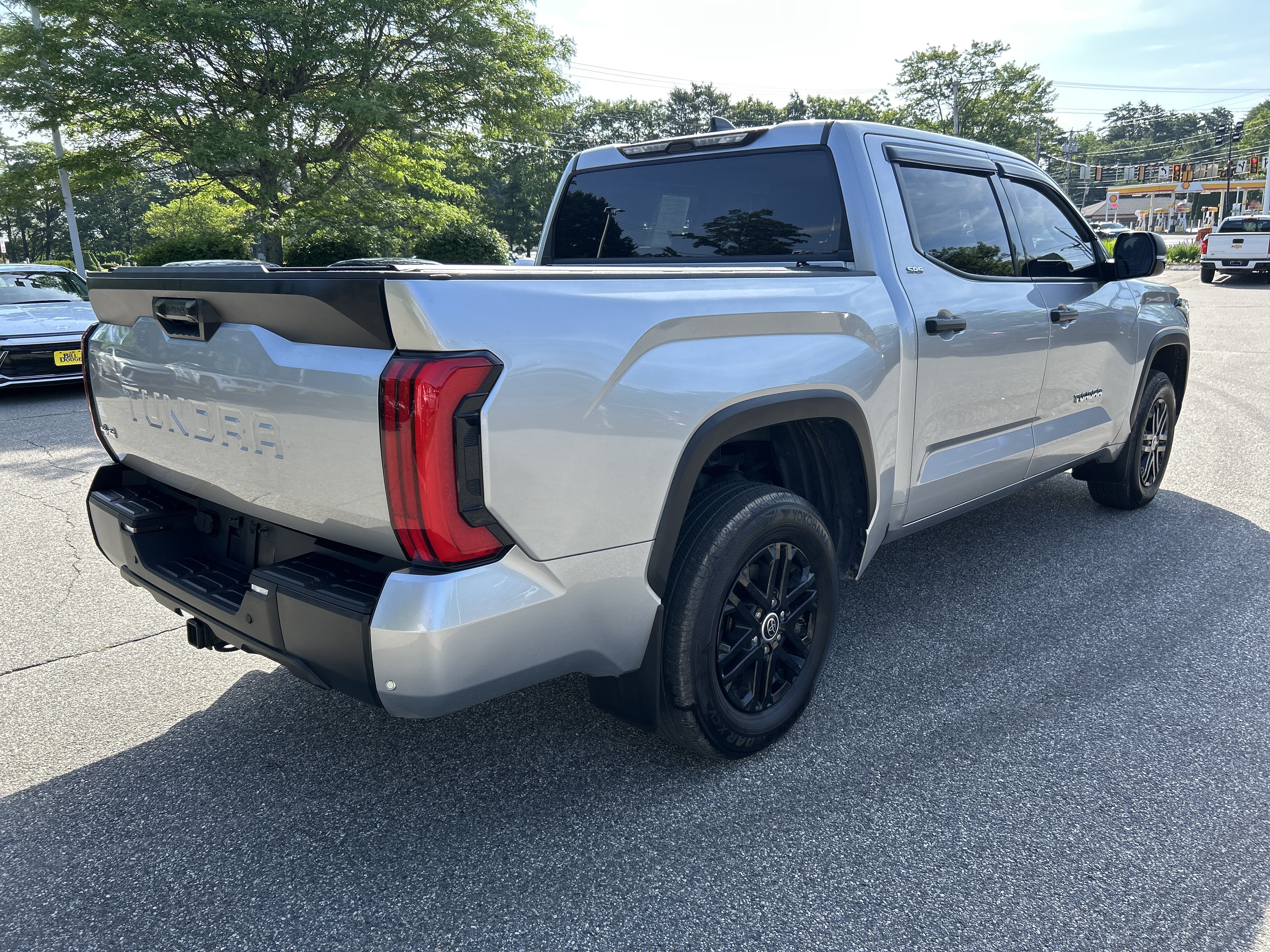 Used 2023 Toyota Tundra SR5 w/ SR5 Convenience Package AWD/4WD image 5