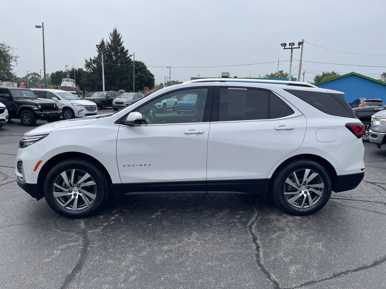 Used 2024 Chevrolet Equinox Premier AWD/4WD image 10