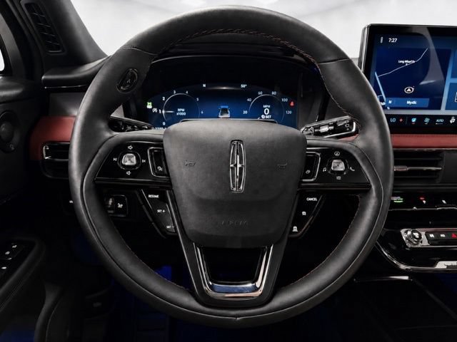 Used 2025 Lincoln Corsair Reserve w/ Equipment Group 202A AWD/4WD image 37
