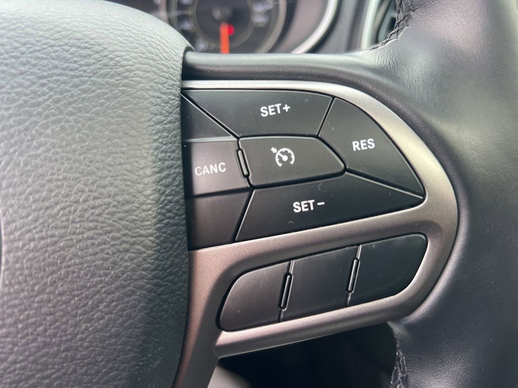 Used 2019 Jeep Cherokee Limited image 65
