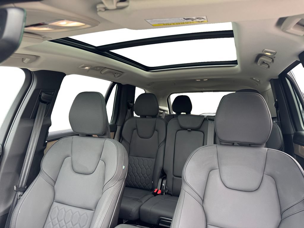 Used 2026 Volvo XC90 B5 Plus w/ Protection Package Premier AWD/4WD image 24