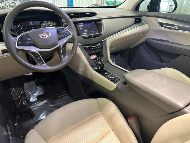 Used 2021 Cadillac XT5 Premium Luxury FWD image 7