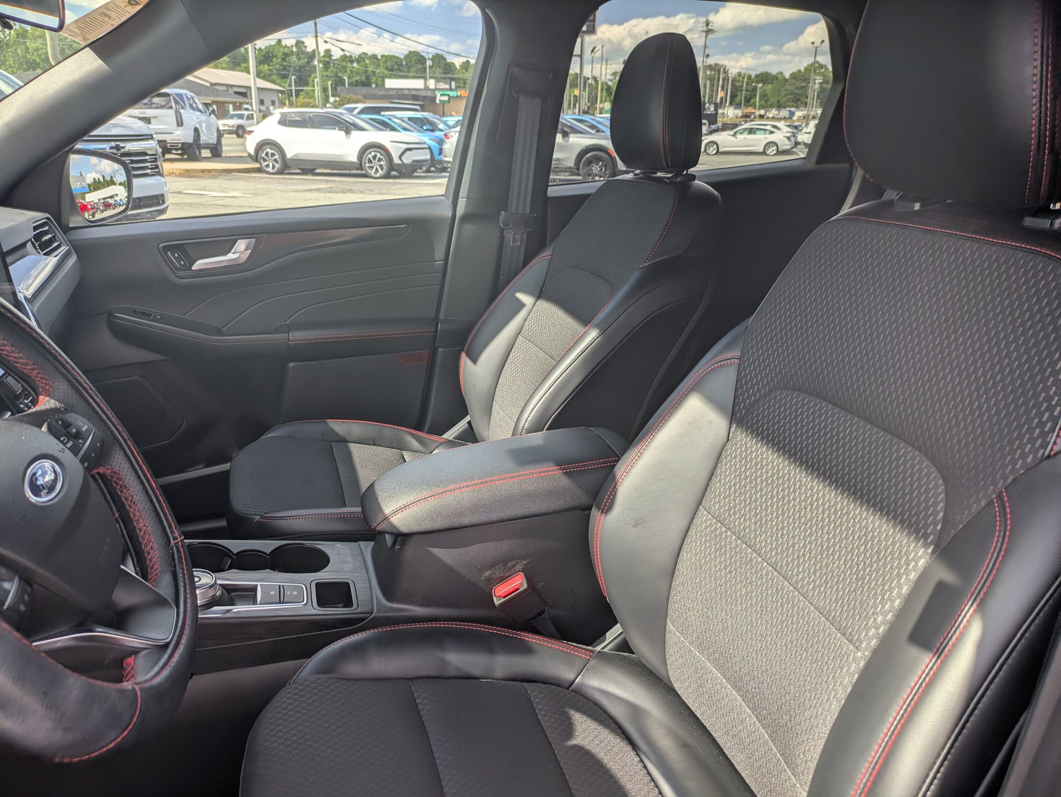 Used 2024 Ford Escape ST-Line w/ Tech Pack #1 FWD image 11