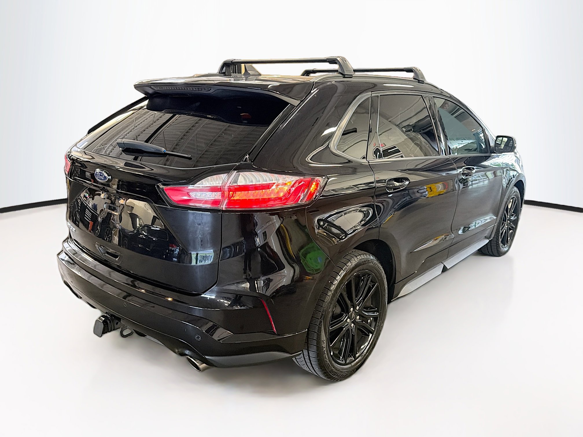 Used 2020 Ford Edge ST-Line w/ Cold Weather Package AWD/4WD image 9