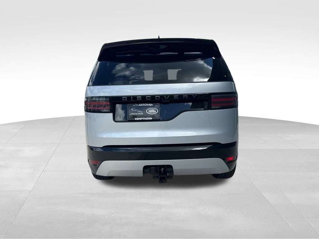 New 2024 Land Rover Discovery Dynamic SE image 6