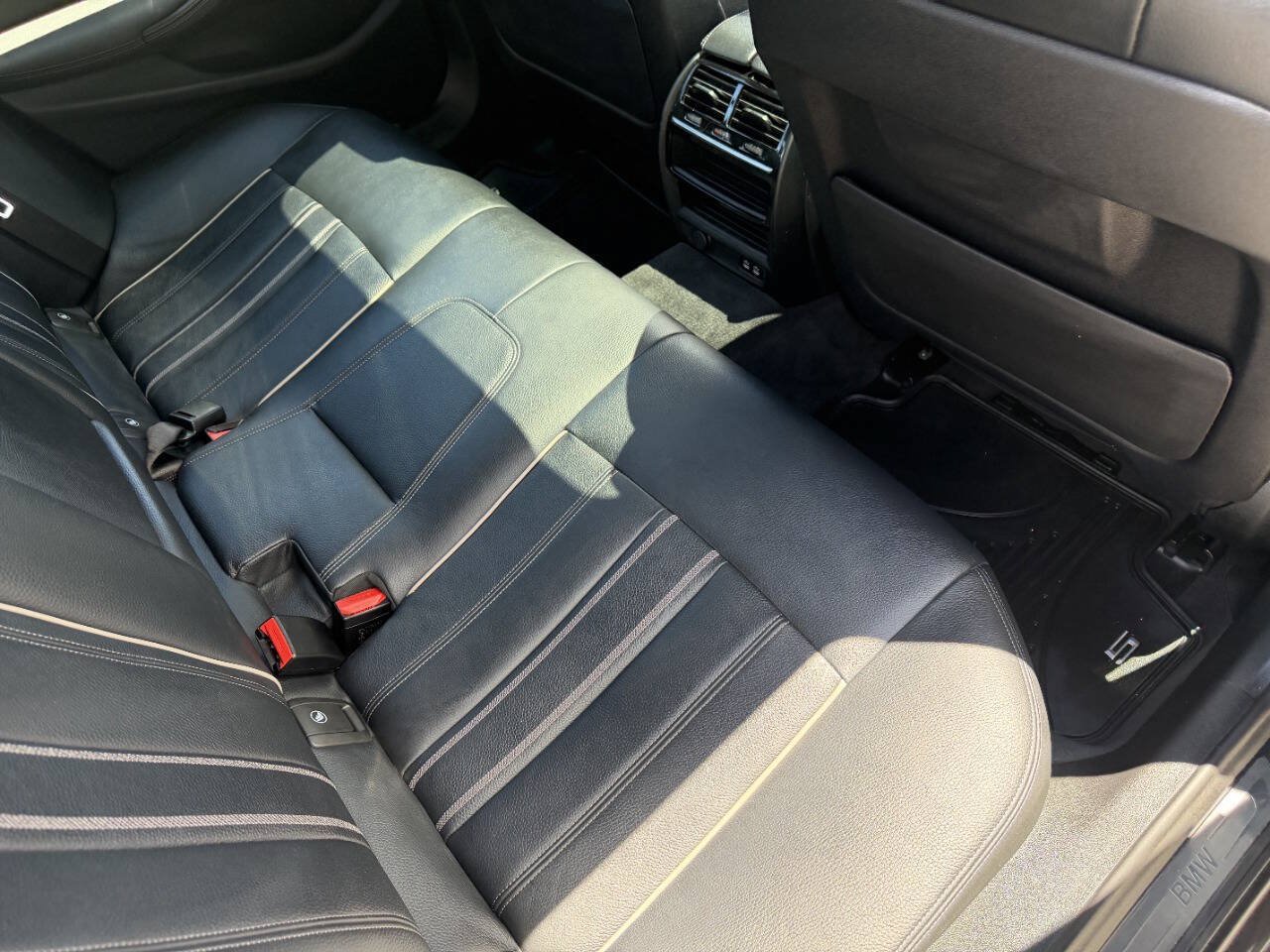 Used 2020 BMW 540i xDrive AWD/4WD image 25