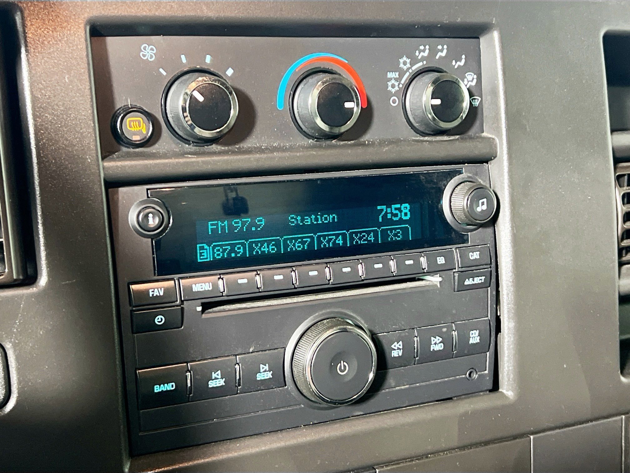 Used 2019 Chevrolet Express 2500 w/ Driver Convenience Package image 26