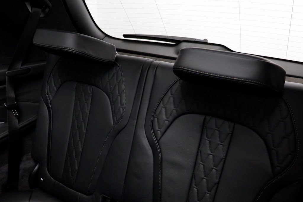 New 2026 BMW ALPINA XB7 AWD/4WD image 18