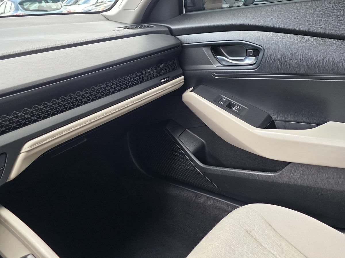Used 2023 Honda Accord LX image 33