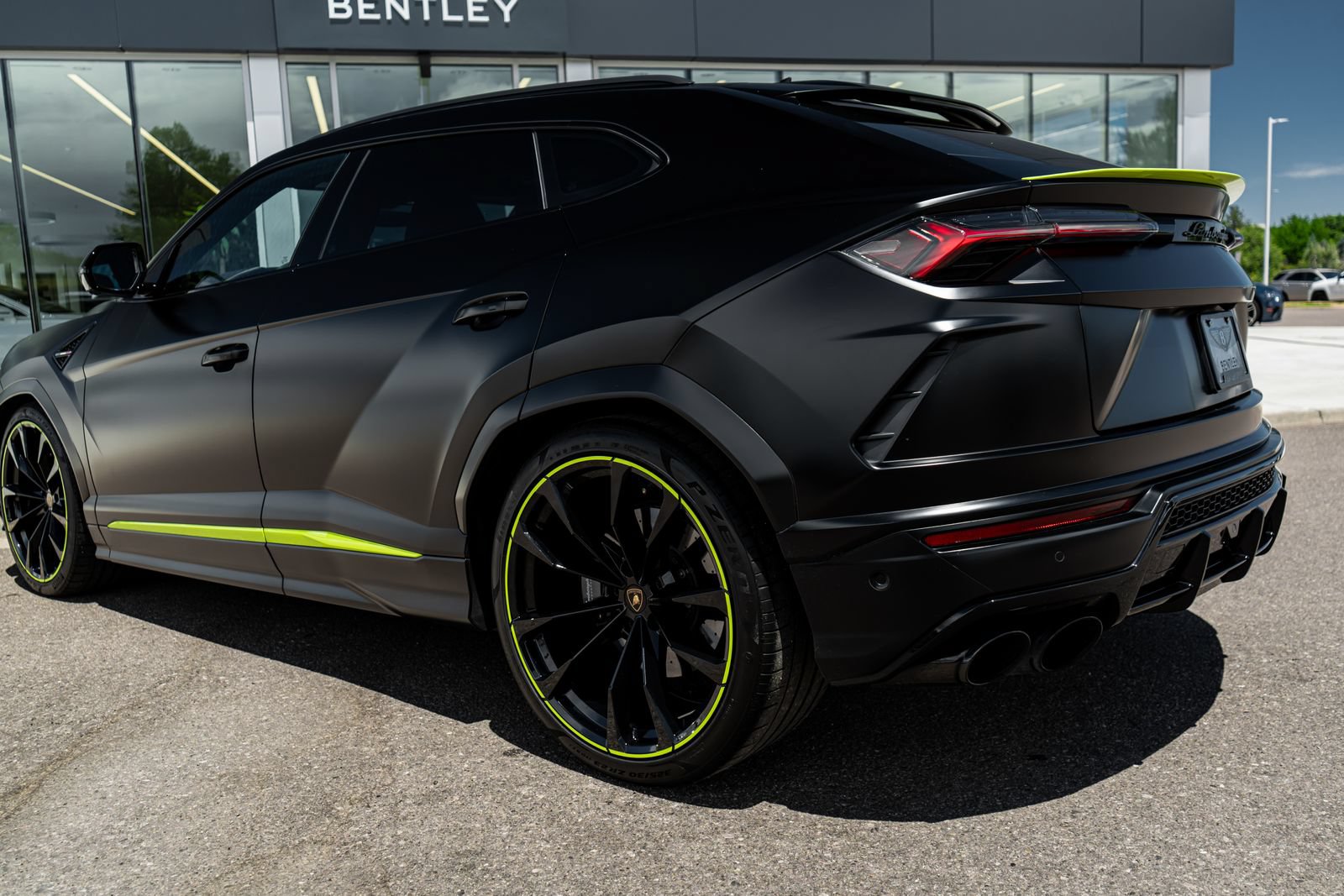 Used 2022 Lamborghini Urus AWD/4WD image 9