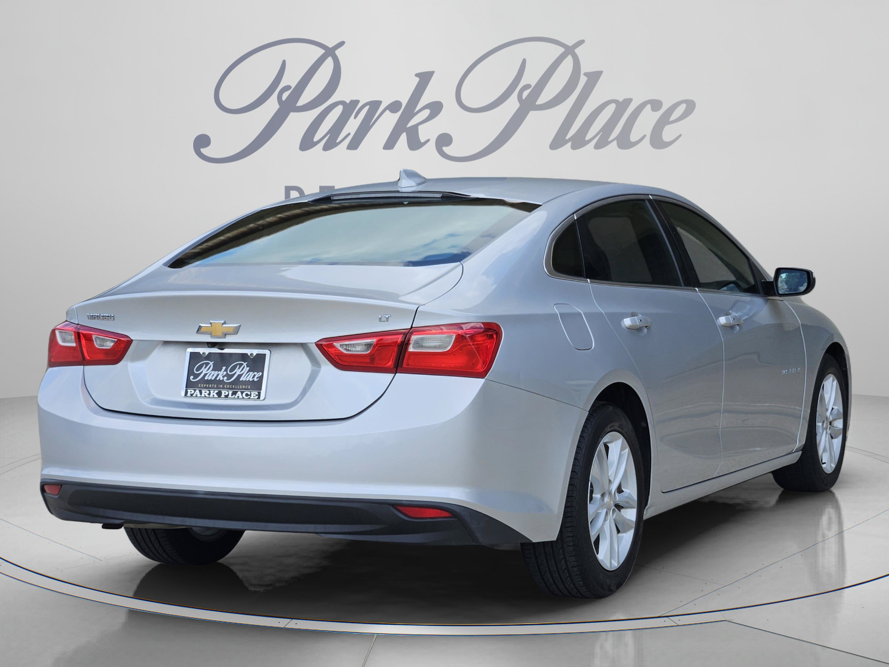 Used 2016 Chevrolet Malibu LT FWD image 6