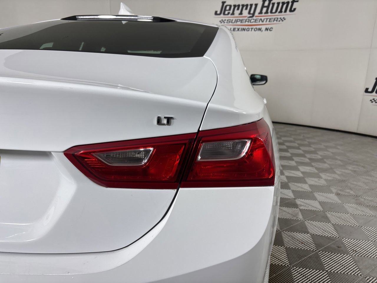 Used 2024 Chevrolet Malibu LT image 33