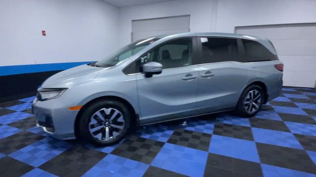 Certified 2025 Honda Odyssey EX-L image 4