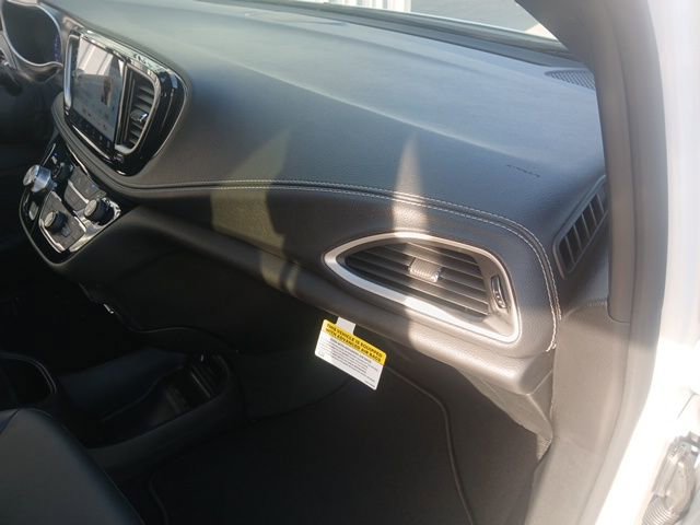 New 2026 Chrysler Pacifica Select image 28