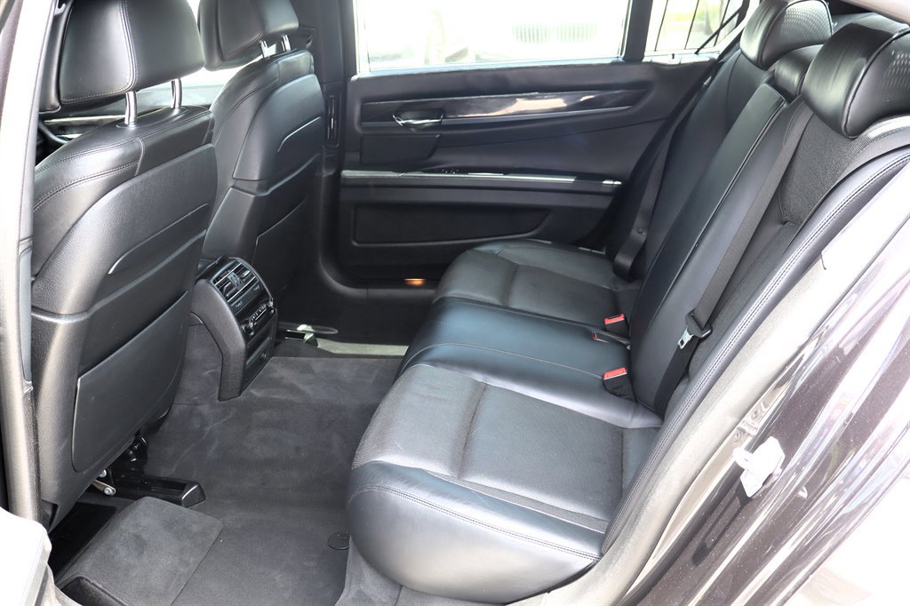 Used 2014 BMW 750Li RWD image 18