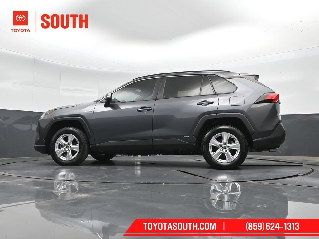 Used 2021 Toyota RAV4 LE AWD/4WD image 40