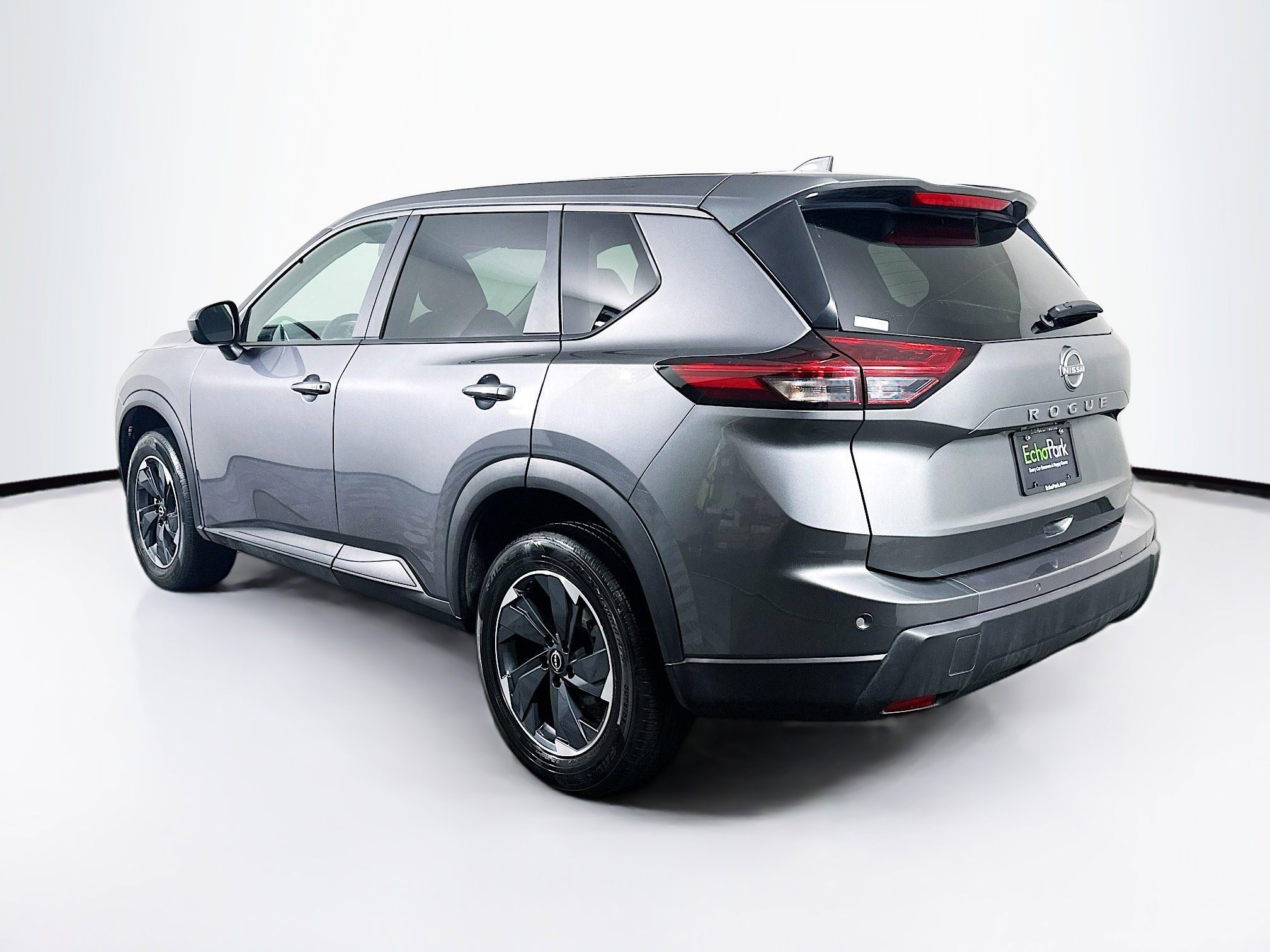 Used 2025 Nissan Rogue SV image 5