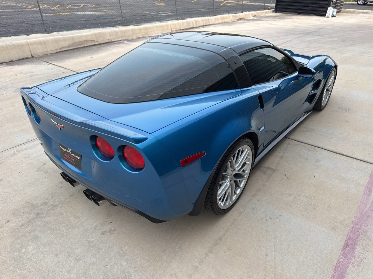 Used 2009 Chevrolet Corvette ZR1 w/ Preferred Equipment Group RWD image 9