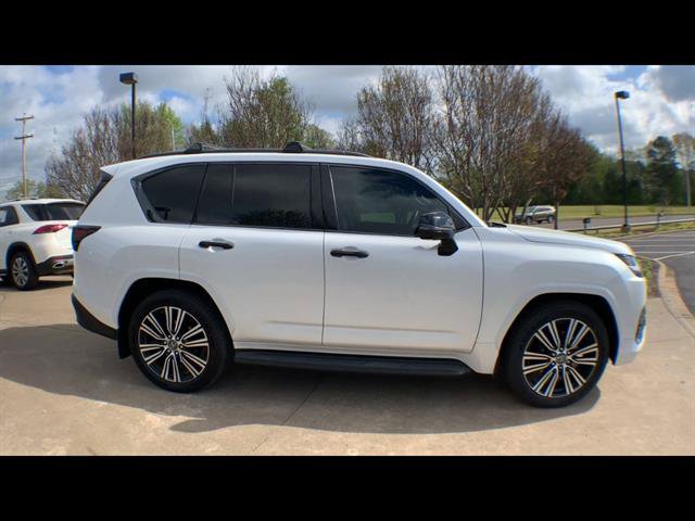 Certified 2025 Lexus LX 700h Luxury w/ Appearance Package image 9