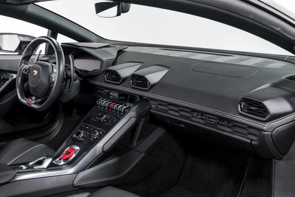 Used 2018 Lamborghini Huracan LP 580-2 image 32