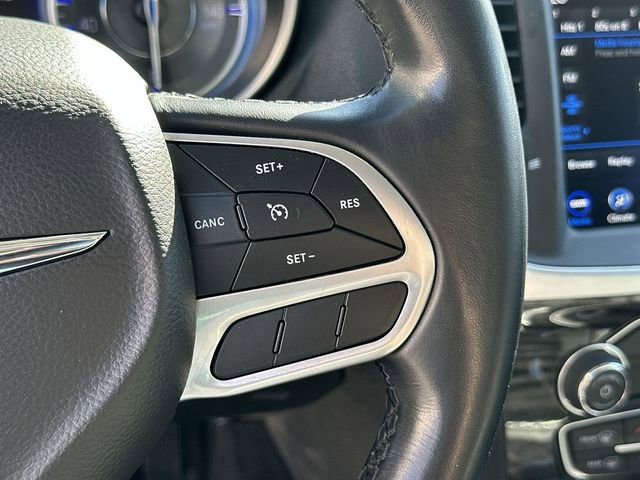 Used 2022 Chrysler 300 Touring image 35