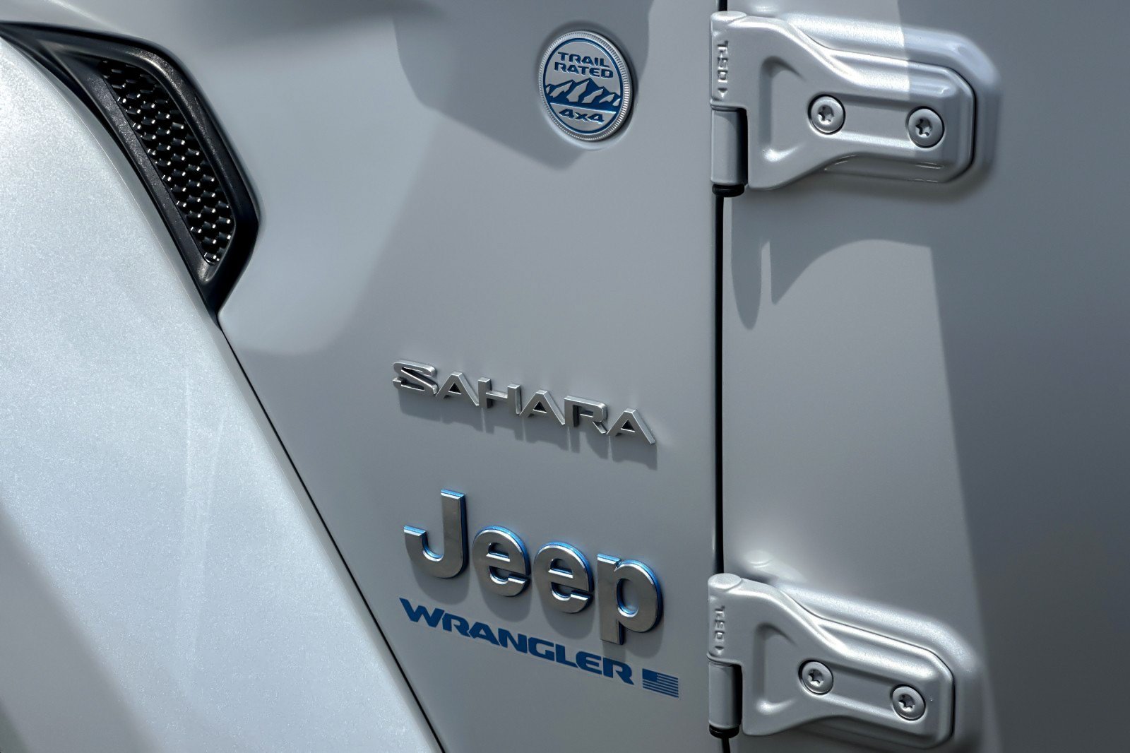 Used 2024 Jeep Wrangler Unlimited Sahara w/ Safety Group AWD/4WD image 26