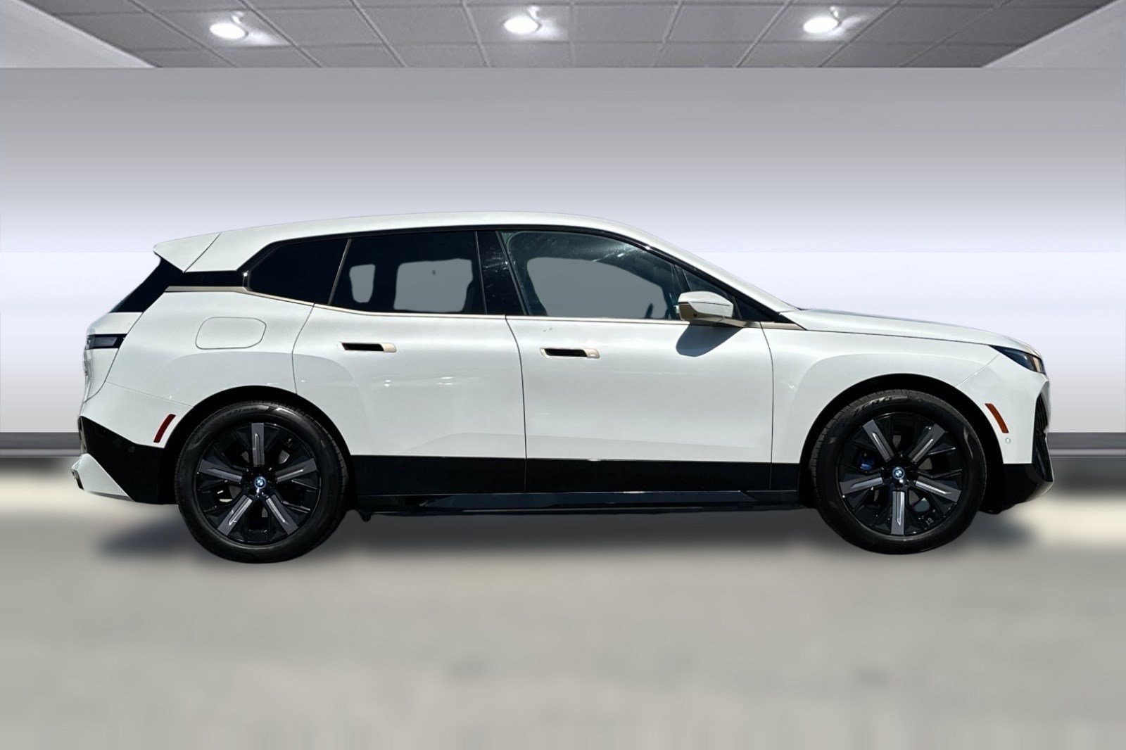 Certified 2023 BMW iX M60 w/ Executive Package AWD/4WD image 8