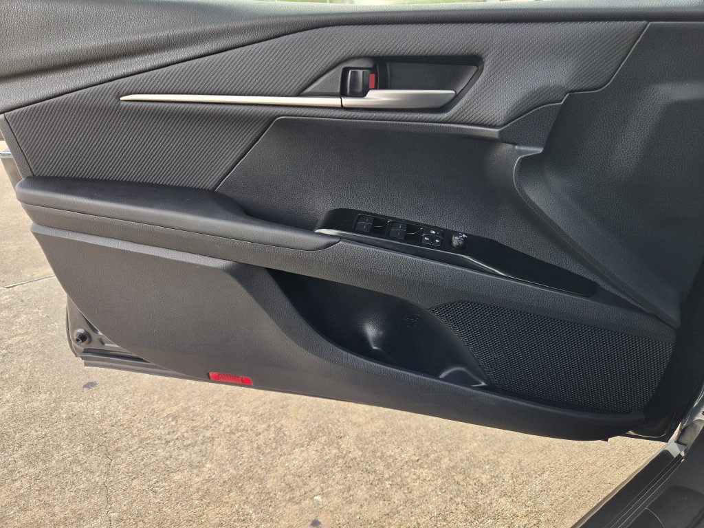 Used 2026 Toyota Camry SE FWD image 26